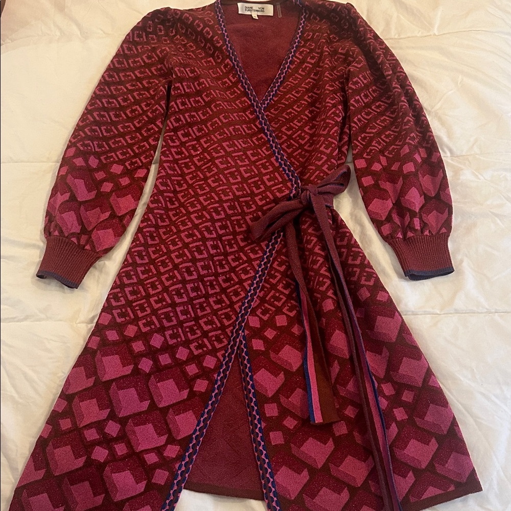 Diane Von Furstenberg wrap dress size m